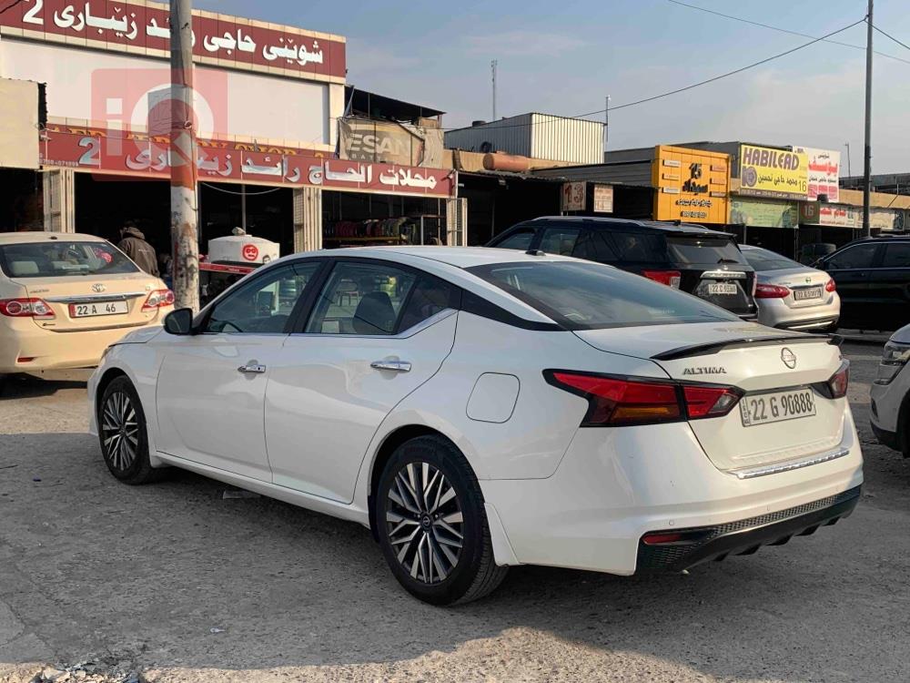 Nissan Altima